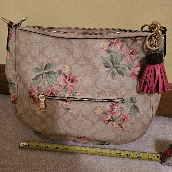 Coach signature canvas pink lily purse with iPhone case. - Picture 3 of 9